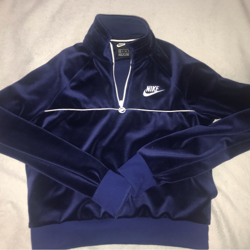 Extra Small vintage Nike crop hoodie
